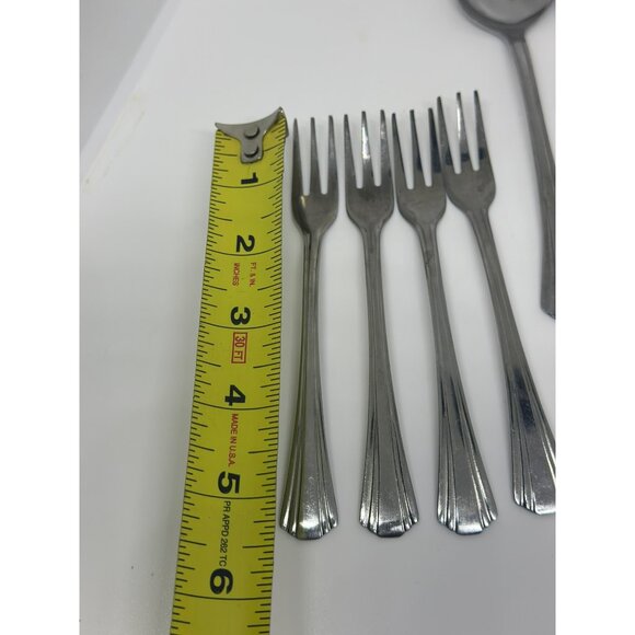 VTG Ambridge Stainless Flatware Set-of-12 Classic Pattern Silverwear - Picture 7 of 10